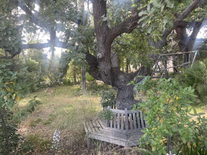 Vente maison mitoyenne neuve de 4 pièces au calme avec accès à un jardin boisé classé très recherché dans une résidence standing dans le secteur du cap brun à Toulon  
